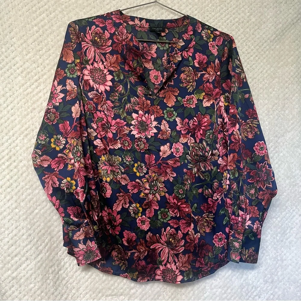 Talbots Soft Satin Charmeuse Top Stunning Floral Split Neck Long Cuffed Sleeve - Picture 3 of 10